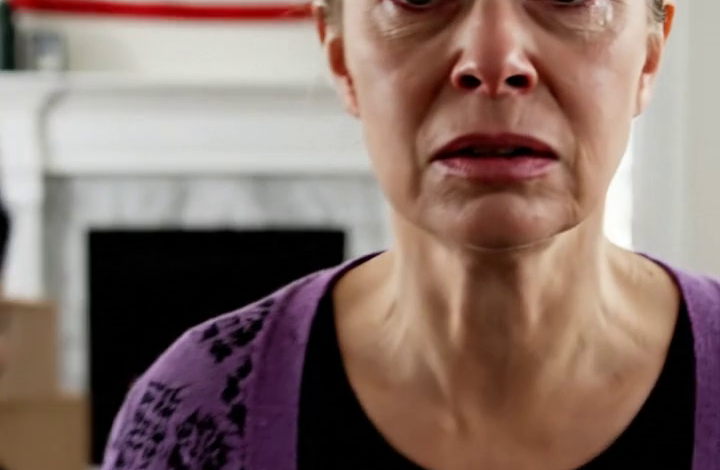 De dag dat ik stopte met het betalen van de rekeningen van mijn kinderen, verdwenen ze uit mijn leven alsof ze nooit een moeder hadden gehad. Drie maanden stilte, mijn verjaardag en Thanksgiving gingen voorbij zonder een enkel berichtje, maar ze beschouwden mijn huis van bijna een miljoen dollar nog steeds als “het deel dat van hen zou zijn”. Toen hoorde ik één zin in de supermarkt, en ik zette stilletjes een plan in werking waardoor ze in paniek raakten.