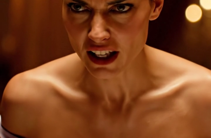 Op mijn bruiloft probeerden ze me te controleren. Ik heb het afgezegd en alles teruggenomen — 30 gemiste oproepen.