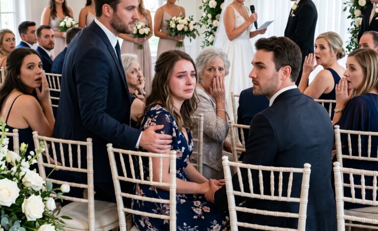 Mijn zus heeft mijn verloofde ingepikt en mij een uitnodiging voor de bruiloft gestuurd. Tijdens de ceremonie kondigde ze aan: “Zij is degene met wie hij als eerste genoegen nam.” Iedereen lachte, totdat mijn date opstond en zei: “Eigenlijk ben ik haar upgrade.” Het werd muisstil in de zaal toen ze zagen wie hij was…