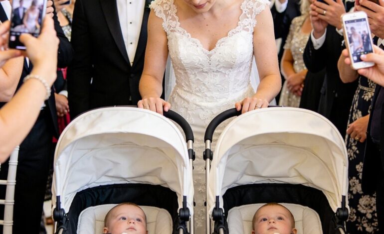 Ik heb mijn man nooit verteld dat ik de discrete multimiljonair was die eigenaar was van het bedrijf dat hij die avond vierde. Voor hem was ik gewoon zijn “vermoeide en onaantrekkelijke” vrouw, degene die “haar lichaam had verpest” na de geboorte van een tweeling. Op zijn promotiegala stond ik daar met de baby’s in mijn armen toen hij me naar de uitgang duwde.