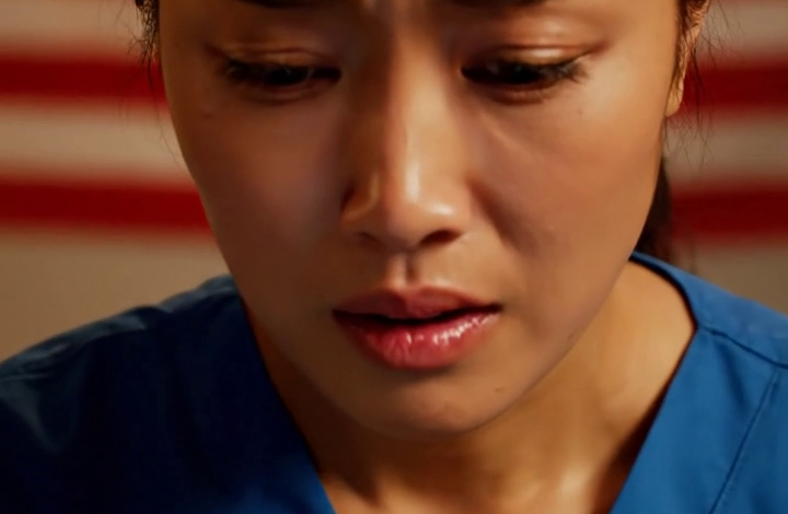 Toen ik weigerde mijn erfenis van 3,3 miljoen dollar af te staan, gebruikte mijn schoonmoeder mijn grootste angst tegen me – maar het bericht dat ik vanuit het ziekenhuis verstuurde, veranderde alles.