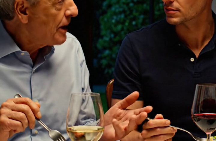 Tijdens een familiediner zei mijn schoonzus… – Tijdens een familiemaaltijd gaf mijn schoonzus mijn vierjarige dochter een klap, huilend en op de grond vallend. De schoonmoeder lachte…