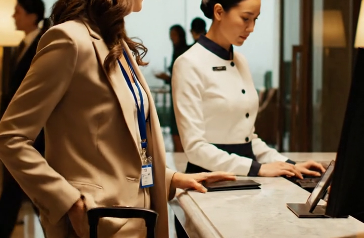 Mijn man annuleerde mijn hotelkamer en stuurde een sms’je met de tekst: “Slaap maar in de lobby”