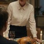 Meine Mutter sagte mir beim Thanksgiving-Essen, ich solle aufhören, mich zu verstellen, ohne zu ahnen, dass der stille Sohn in dem alten Honda bereits in allen großen Nachrichtenredaktionen präsent war.