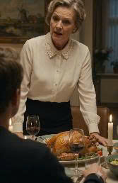 Meine Mutter sagte mir beim Thanksgiving-Essen, ich solle aufhören, mich zu verstellen, ohne zu ahnen, dass der stille Sohn in dem alten Honda bereits in allen großen Nachrichtenredaktionen präsent war.
